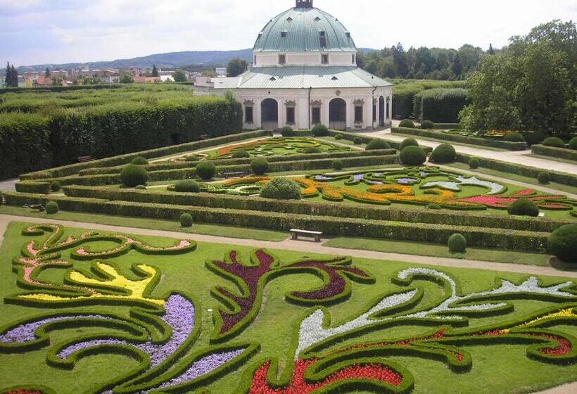 پانسیون Penzion A Restaurace Na Jízdárně