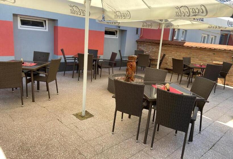پانسیون Penzion A Restaurace Na Jízdárně