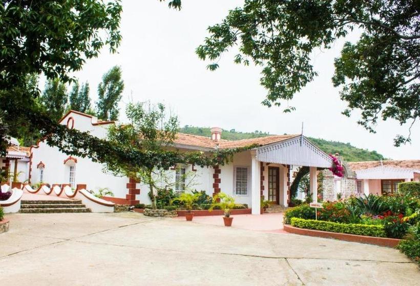 هاستل Mystique Ville