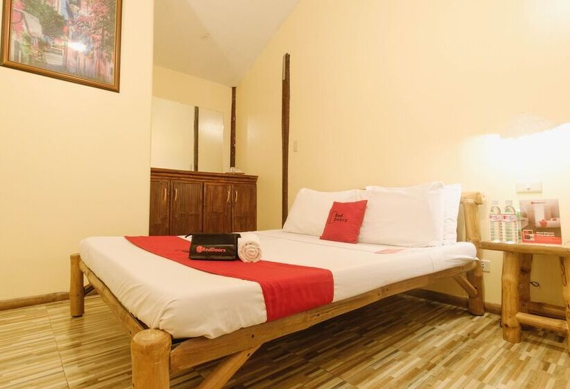 فندق Reddoorz Plus Near Vigan Convention Center
