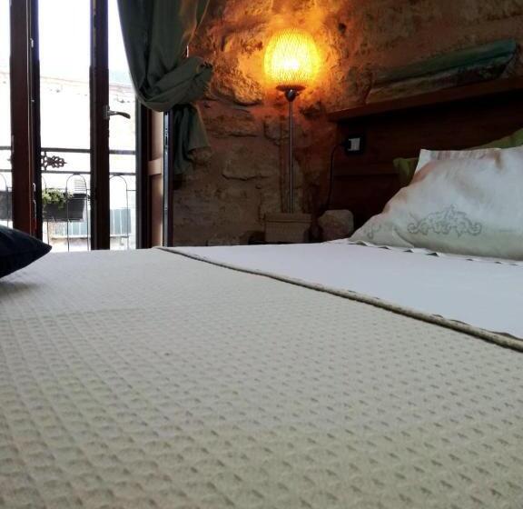 Aljama   Downtown B&b