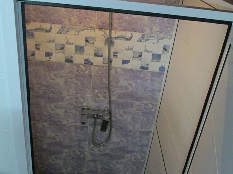 Tazerzit Hostel Restau