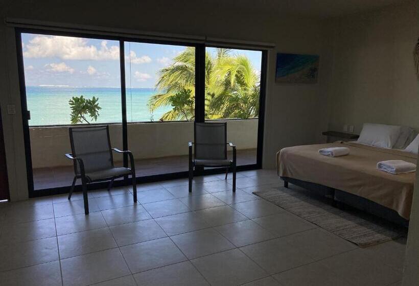 Cuxos Hotel Beachfront