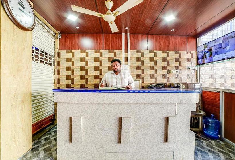 호텔 Oyo 65103 Hashmi Residency