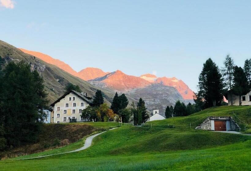 ホテル Sonne Fex Alpine Hideaway