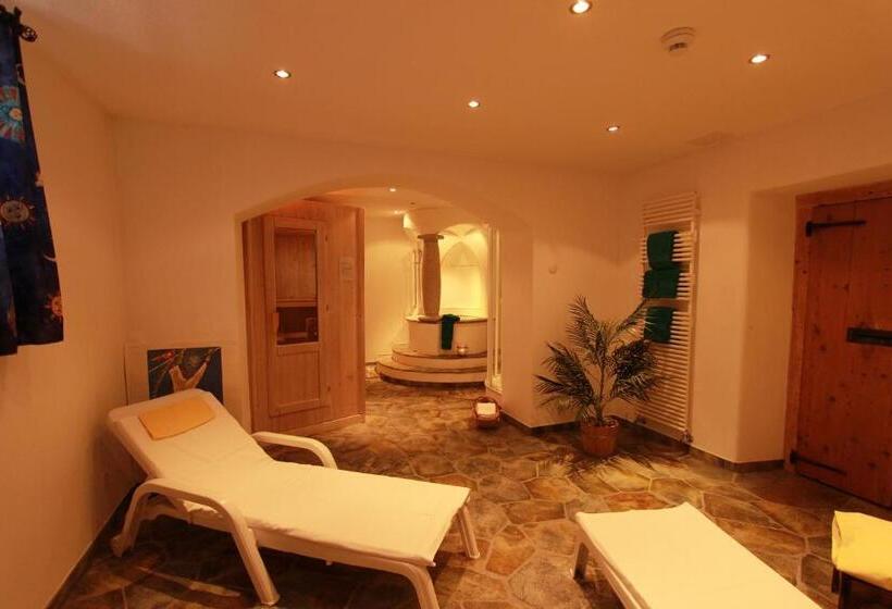 ホテル Sonne Fex Alpine Hideaway