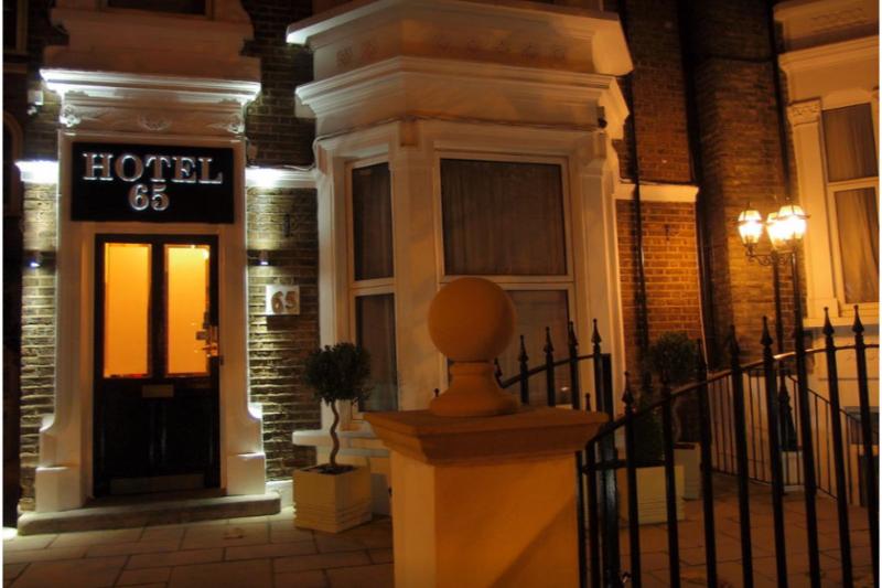هتل 65