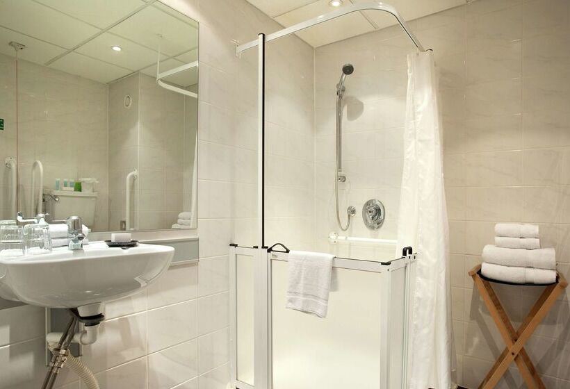 هتل Hilton London Euston