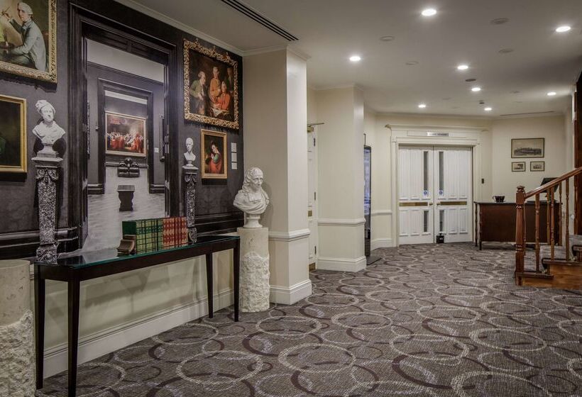 هتل Hilton London Euston