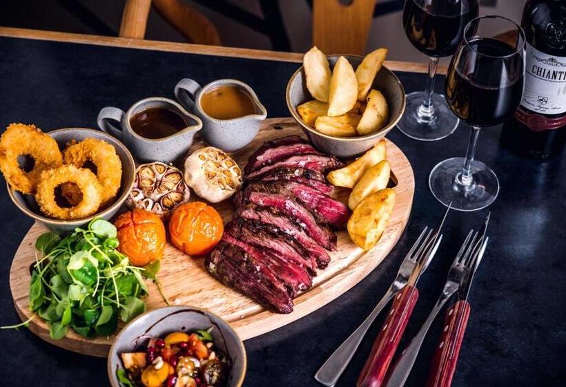 בית מלון כפרי Inn On The Square