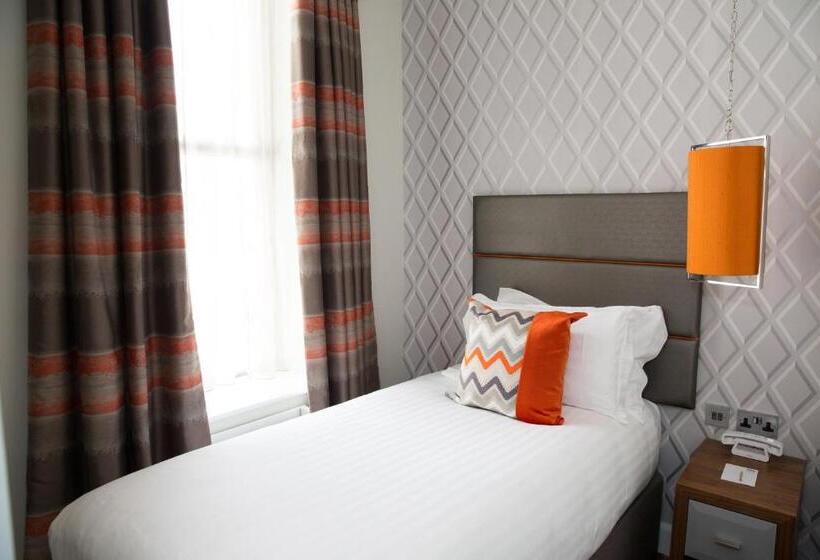 בית מלון כפרי Inn On The Square