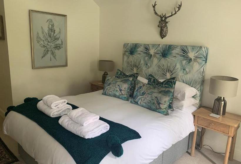 فندق Scarborough Hill Country Inn