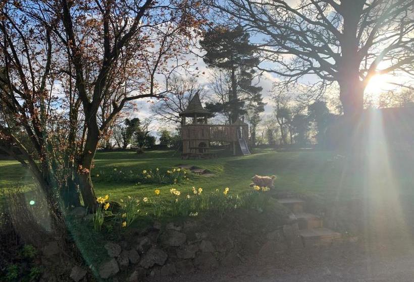 فندق Scarborough Hill Country Inn