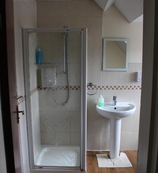 Пансион Debden Guest House