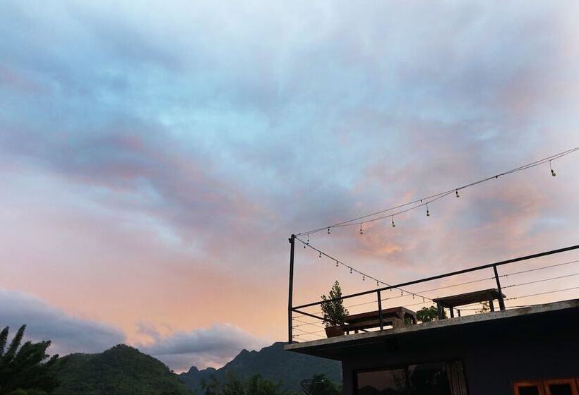 هتل The River Life Resort