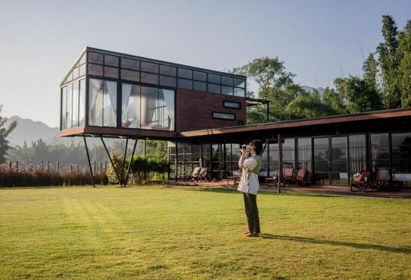 هتل The River Life Resort