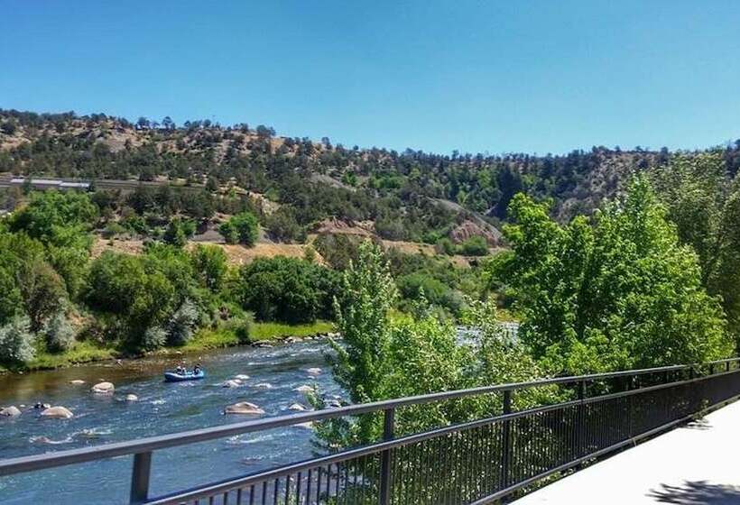בית מלון כפרי Holiday Inn Express Durango Downtown  Animas River