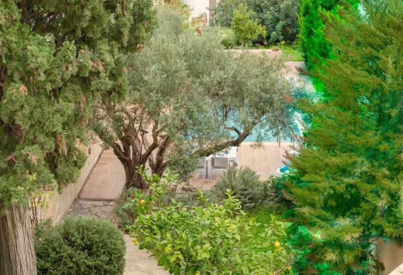 Villa Loukia