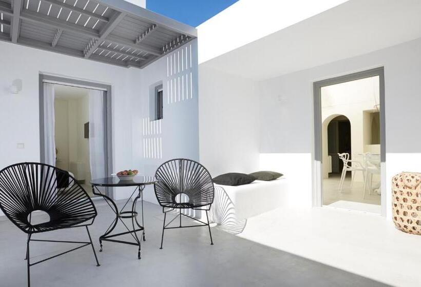 Eolia Kamari Villa