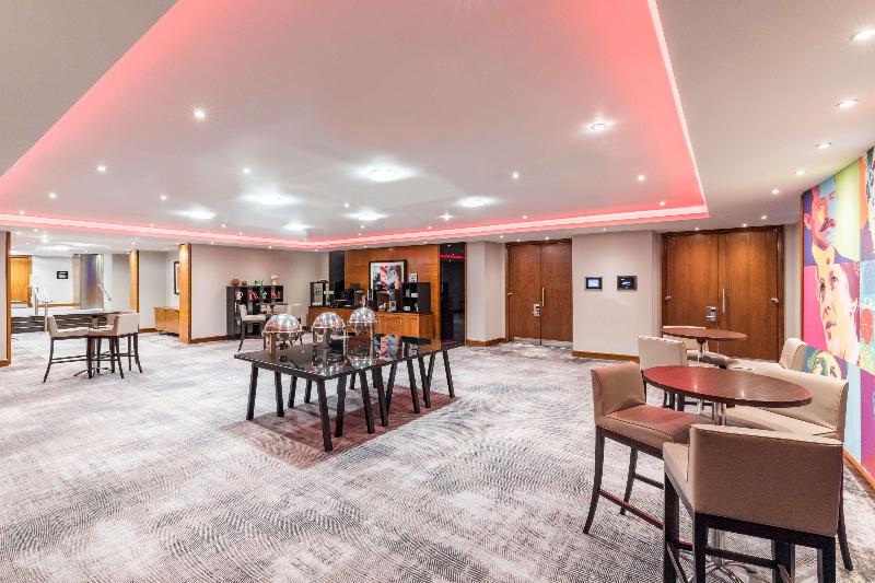 هتل Radisson Red  London Heathrow