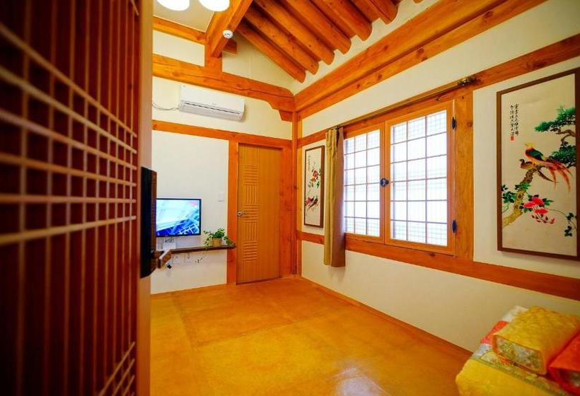بنسيون Norijam Hanok Traditional House Two