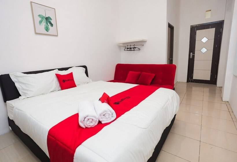 پانسیون Reddoorz Near Plaza Araya Malang