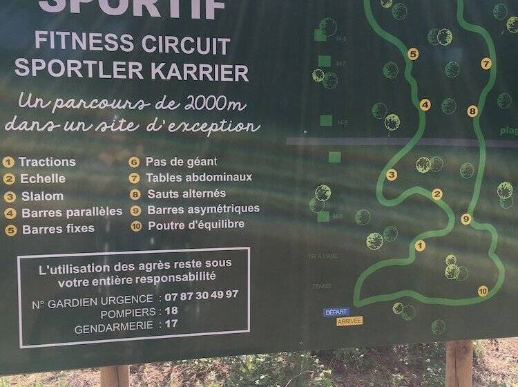 Chalet Orange Naturiste La Jenny