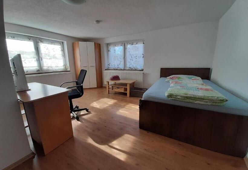 فندق فئة نجمة واحدة Biberach Riss Zimmer Frei, Einzel Zimmer Bad Küche