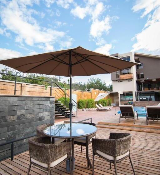 فندق Arhaná Hosteria & Resort