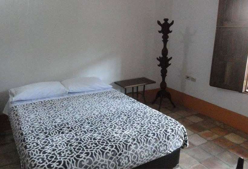 בית מלון כפרי Otrolado Lodge