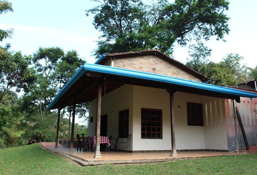 בית מלון כפרי Otrolado Lodge