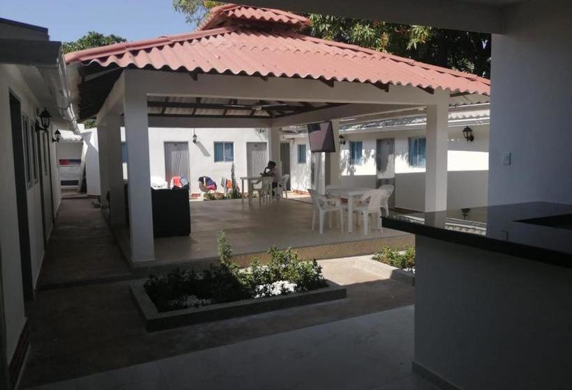 בית מלון כפרי San Juan Plaza