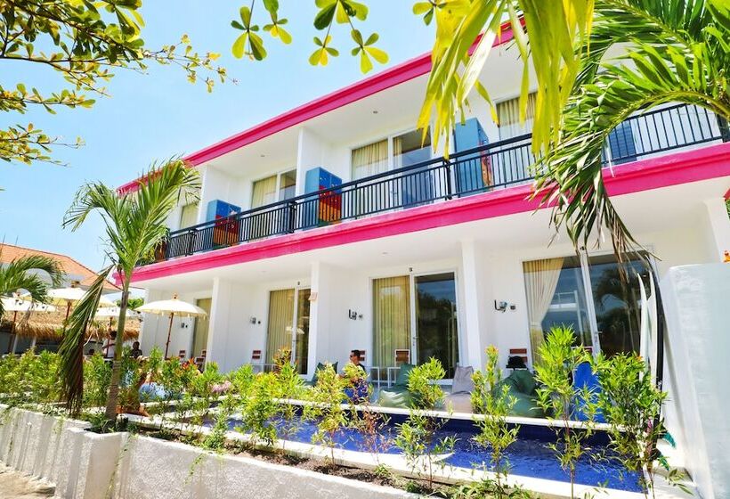 هتل Mondo Surf Village