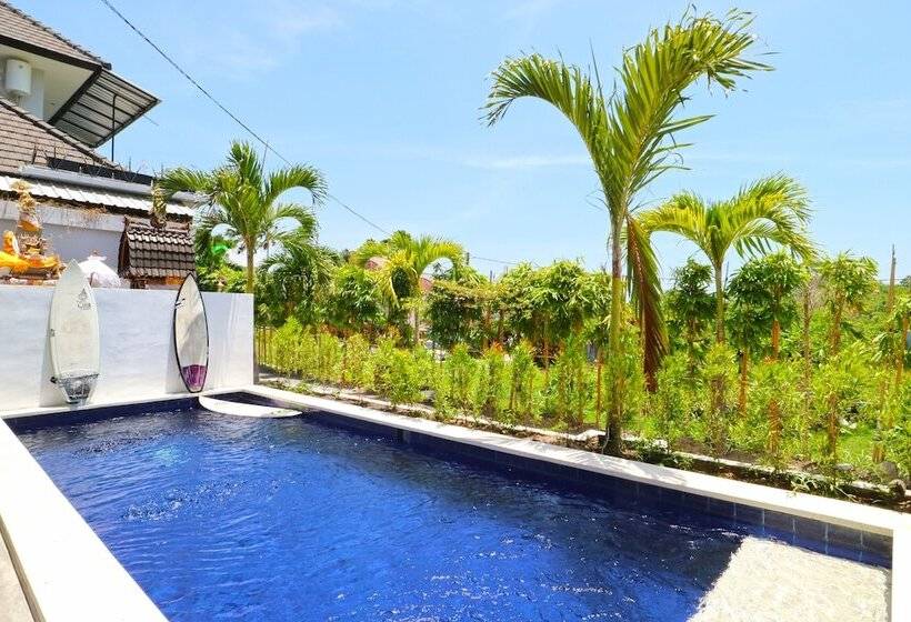 هتل Mondo Surf Village