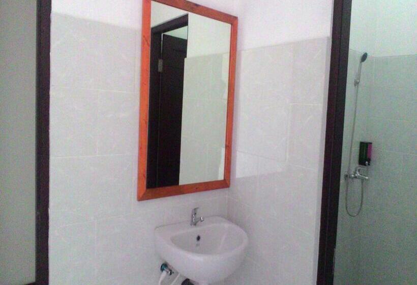 Отель Sari Room Bed & Breakfast