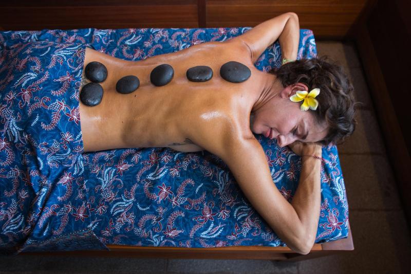 Отель Suarapura Resort & Spa
