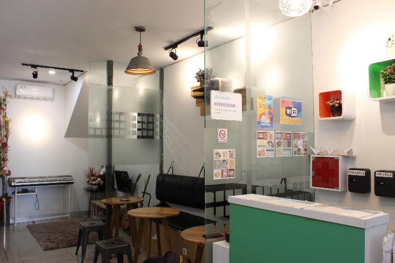 هتل The Colour Hostel