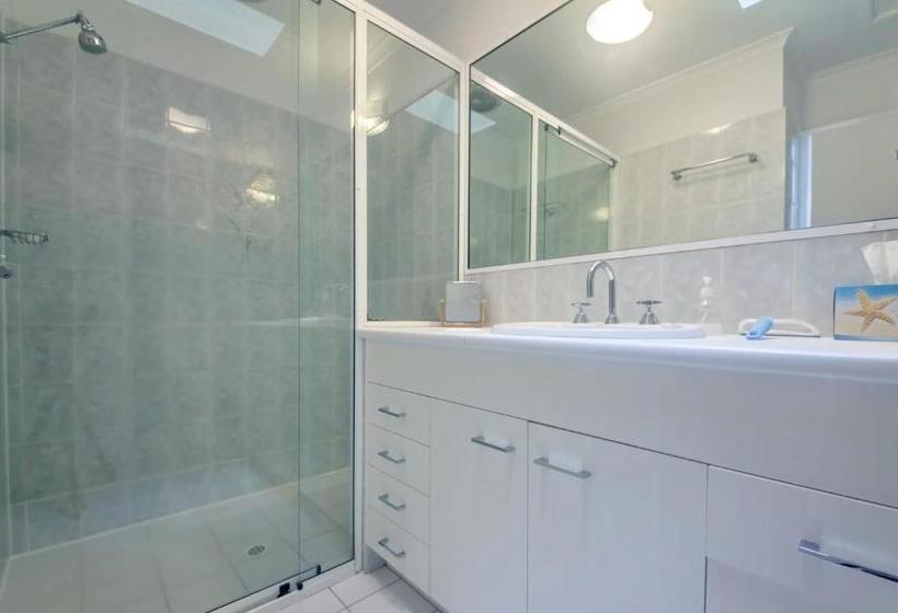 Moy At Nelson Bay, 2/30 Thurlow Avenue