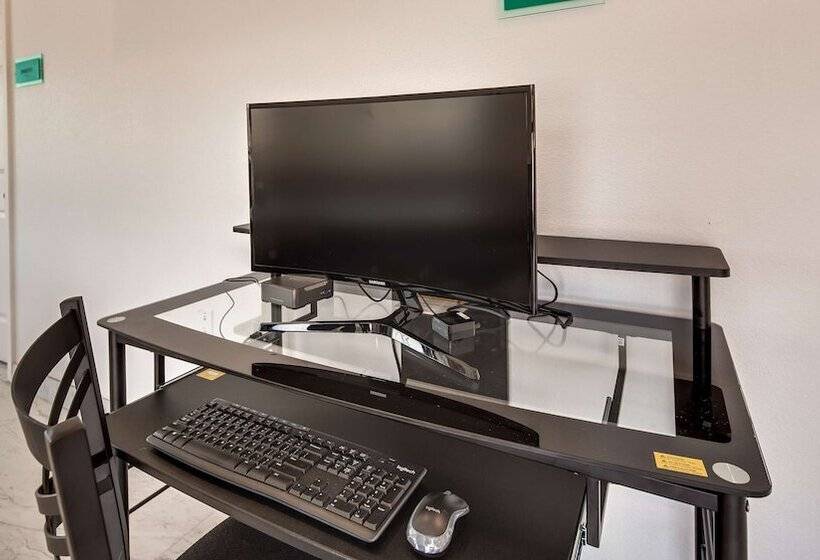 בית מלון כפרי Surestay By Best Western Baytown