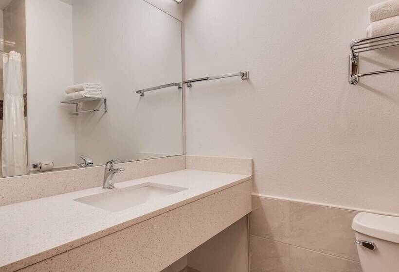 בית מלון כפרי Surestay By Best Western Baytown