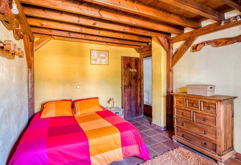 Lovely Cottage In Alcaucín Near Sierra Tejeda Natural Park