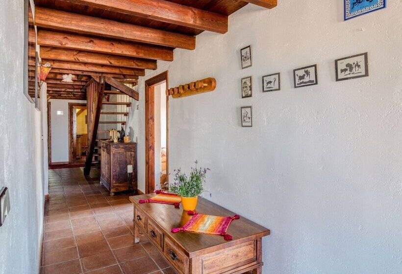 Lovely Cottage In Alcaucín Near Sierra Tejeda Natural Park