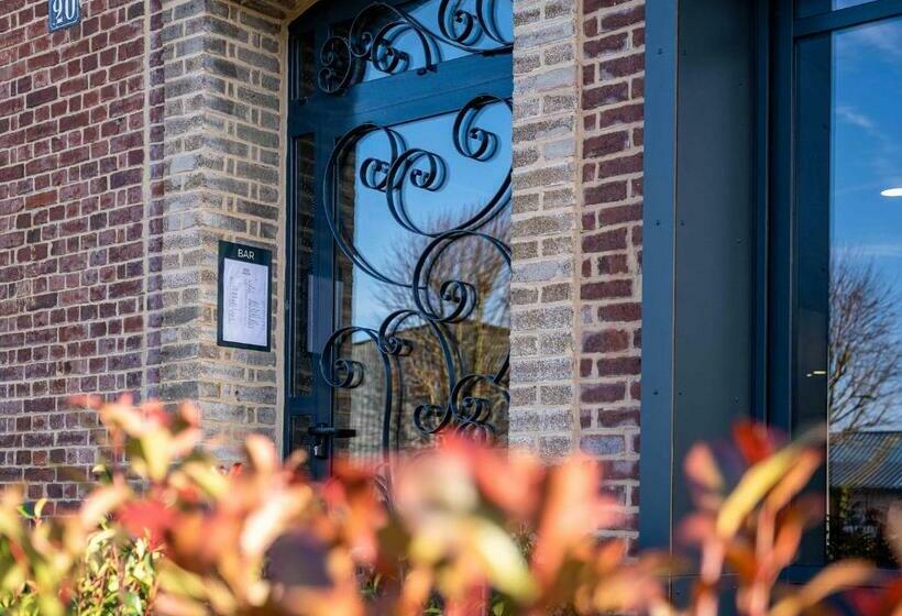 Mayrena Hotel Restaurant