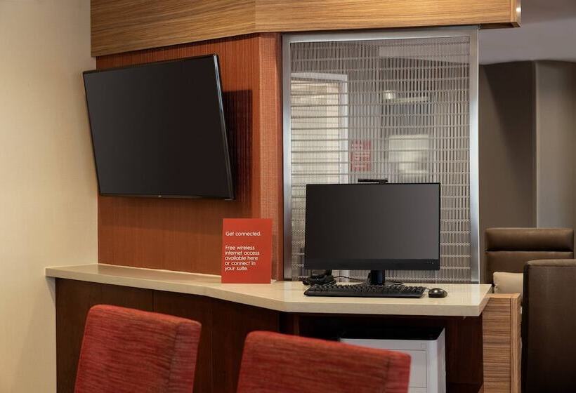 هتل Towneplace Suites Fresno Clovis