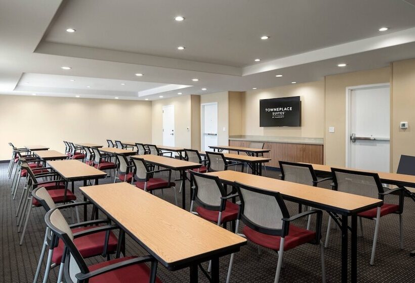 هتل Towneplace Suites Fresno Clovis