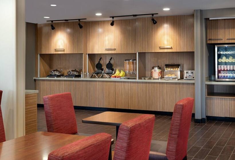 هتل Towneplace Suites Fresno Clovis