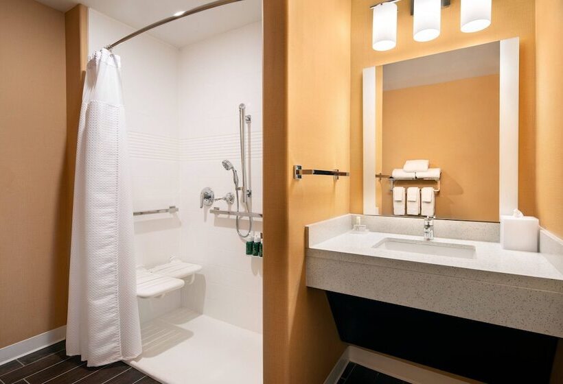 هتل Towneplace Suites Fresno Clovis
