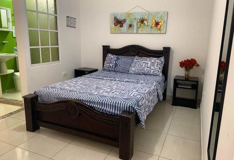 مسافرخانه Posada Cocos Place