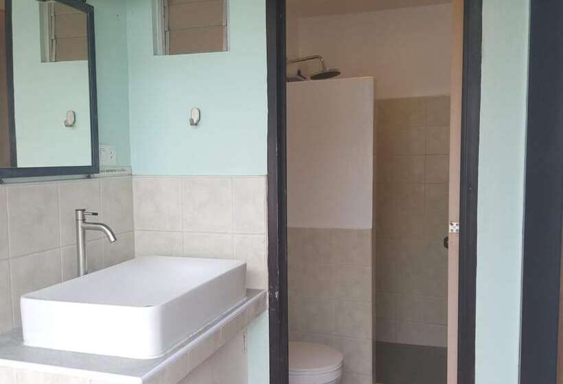 酒店 Citadel Alona Inn