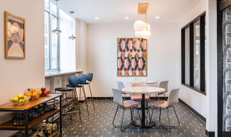 هتل Hilton Garden Inn Flint Downtown